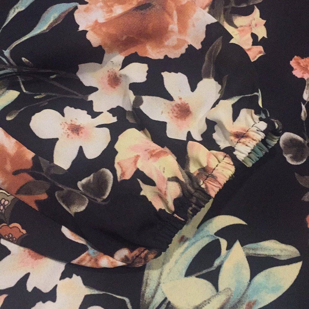 Pleione- Woman’s Tie Poet Blouse - Picture 6 of 7